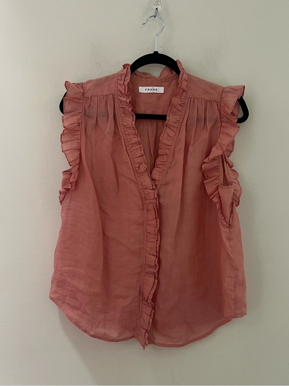 Frame Denim Sleeveless Ruffle Blouse in Dusty Rose